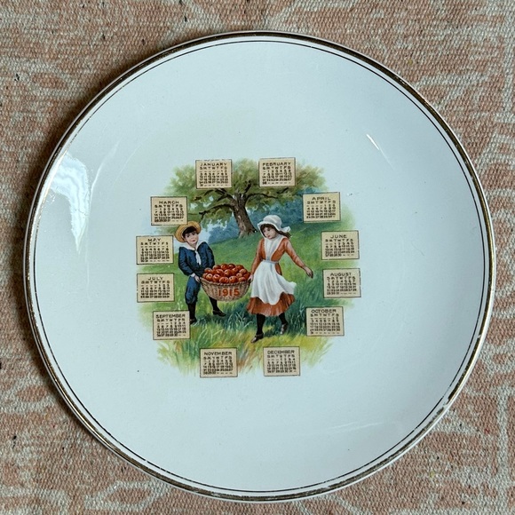 Antique Plate: 1915 Calendar Porcelain Cabinet /Wall Plate Vintage *Grandmacore* - Picture 2 of 11